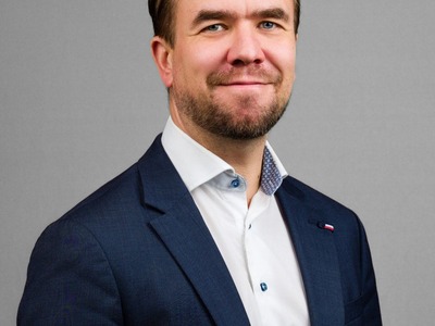 Yrityksen henkilöstökuva – edustava business potretti